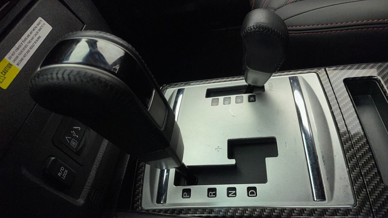 ميتسوبيشي باجيرو SIGNATURE EDITION 3.8 | بدون دفعة مقدمة | اختبار القيادة في المنزل