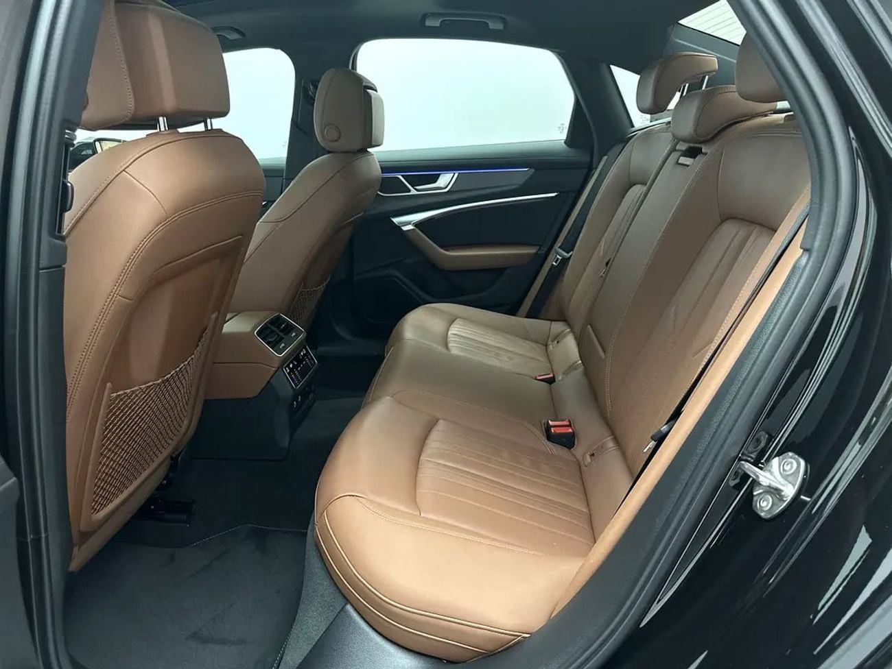 أودي A6 40 TFSI ADVANCED Sedan 40 TFSI 190hp Progress (Ref# 63455)
