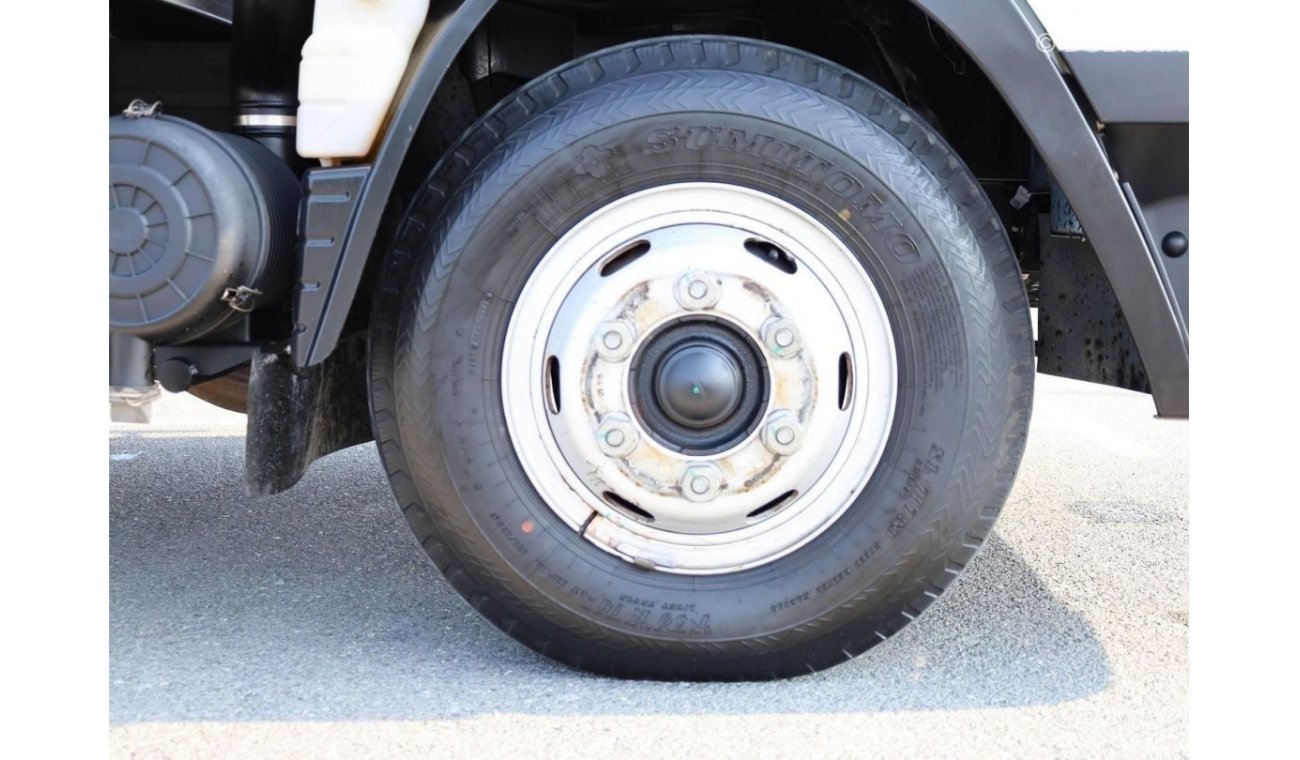 ميتسوبيشي فوسو كانتير | Long Chassis | Shutter Box Water Body | Excellent Condition | GCC