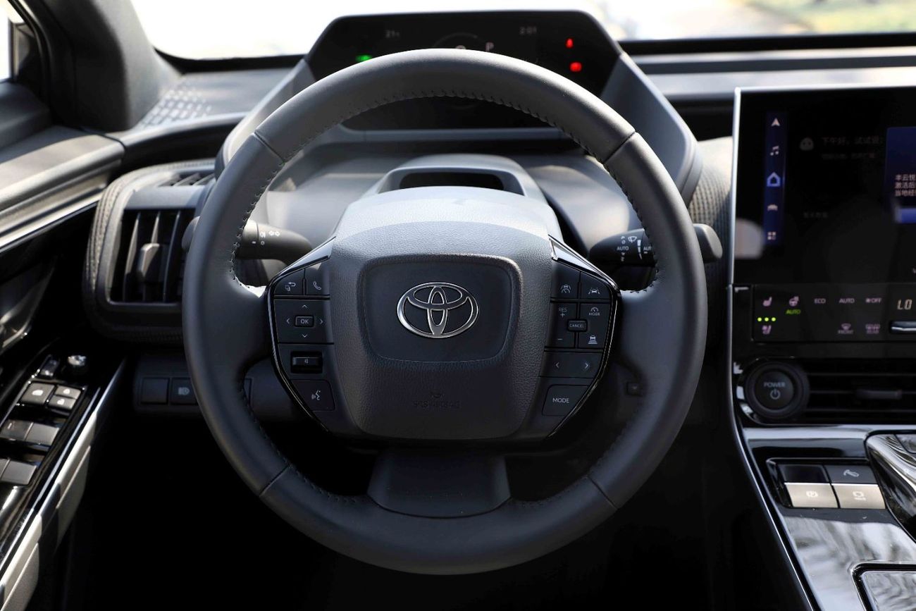 Toyota bZ4X 2022 Toyota bZ4X X-Mode Pro - White inside Grey