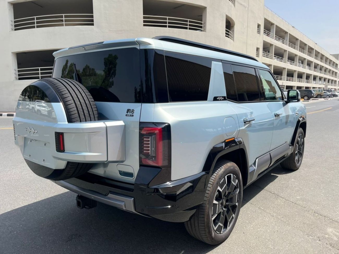 BYD Leopard 8 flagship