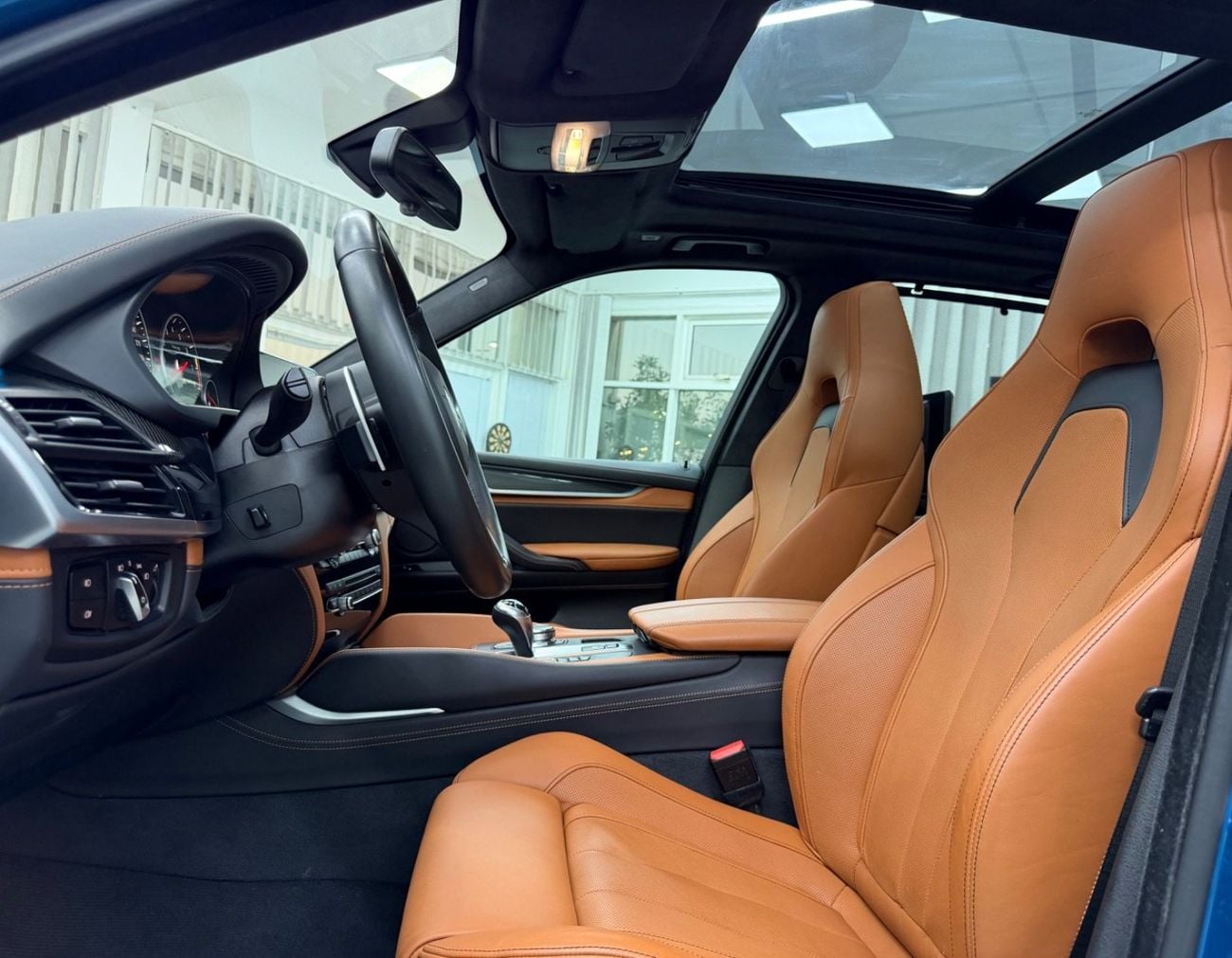BMW X5 M GCC .. FSH .. M power .. Original paint .. Top Range