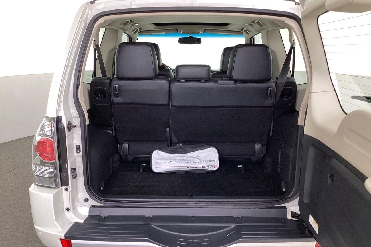 ميتسوبيشي باجيرو GLS Highline | شامل الضمان | 0 ﺪﻔﻋﺓ ﺃﻮﻟﻯ