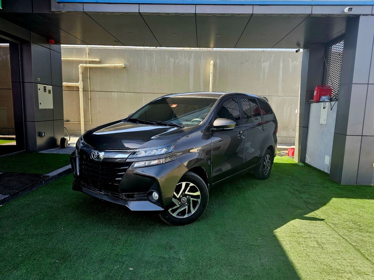 تويوتا أفانزا / PASSENGER 7 SEATS/ LOW MILEAGE