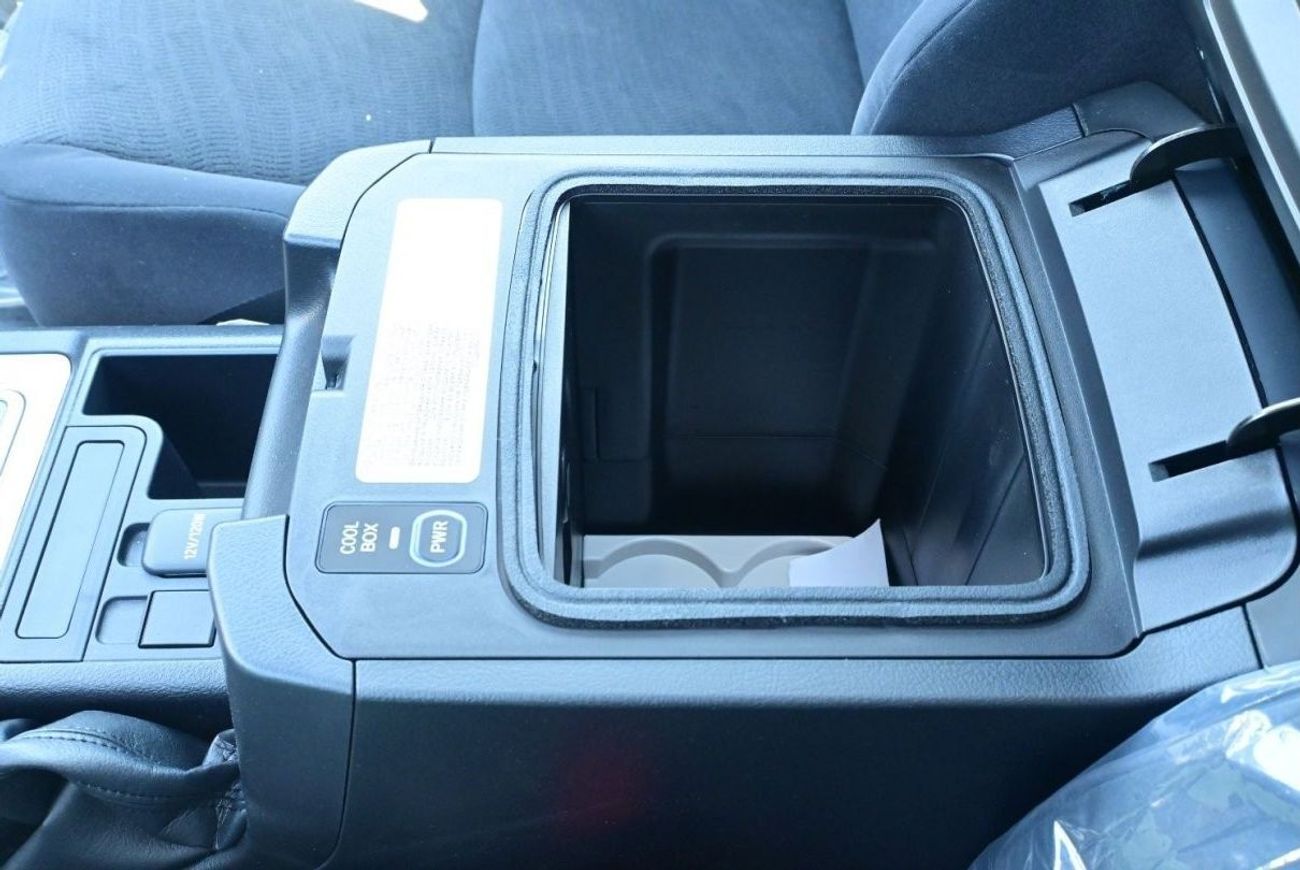 تويوتا برادو PRADO 2.7L PETROL 2023