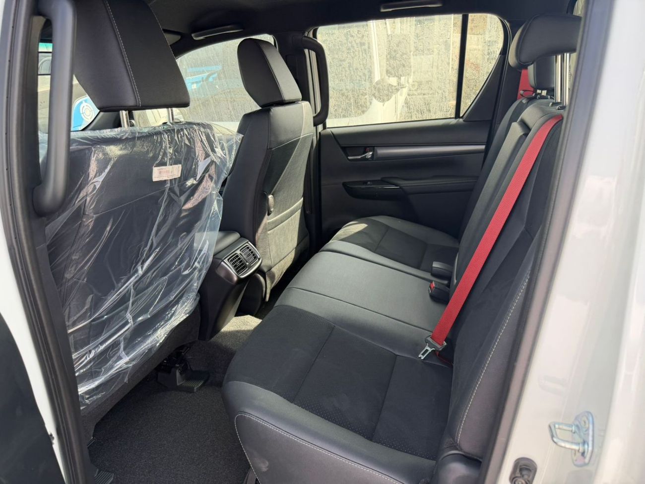 تويوتا هيلوكس Hilux GR 4.0 2025 full Oman specs