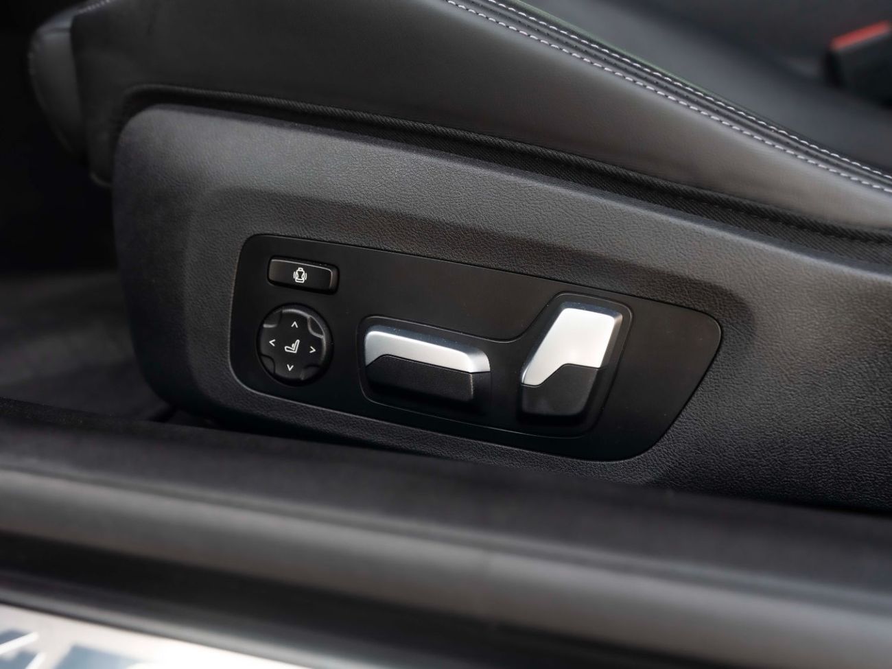 بي أم دبليو M4 COUPE