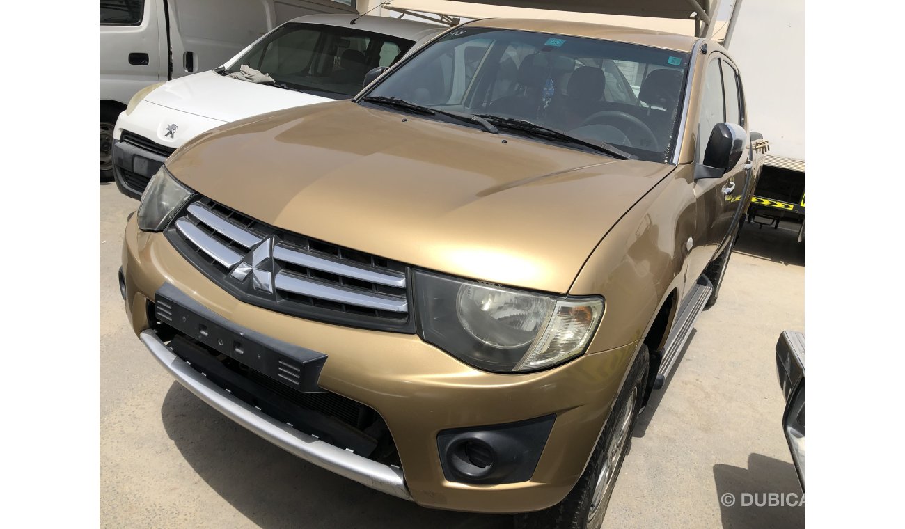 ميتسوبيشي L200 Mitsubishi L200 D/c Pick Up 4x4,model:2013. free of accident