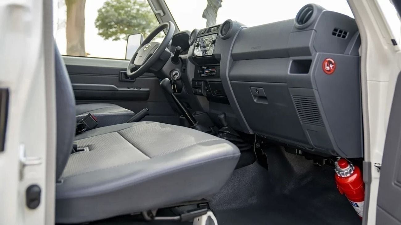 تويوتا لاند كروزر بيك آب Toyota Land Cruiser Pickup LC79 4.2L Diesel 2025