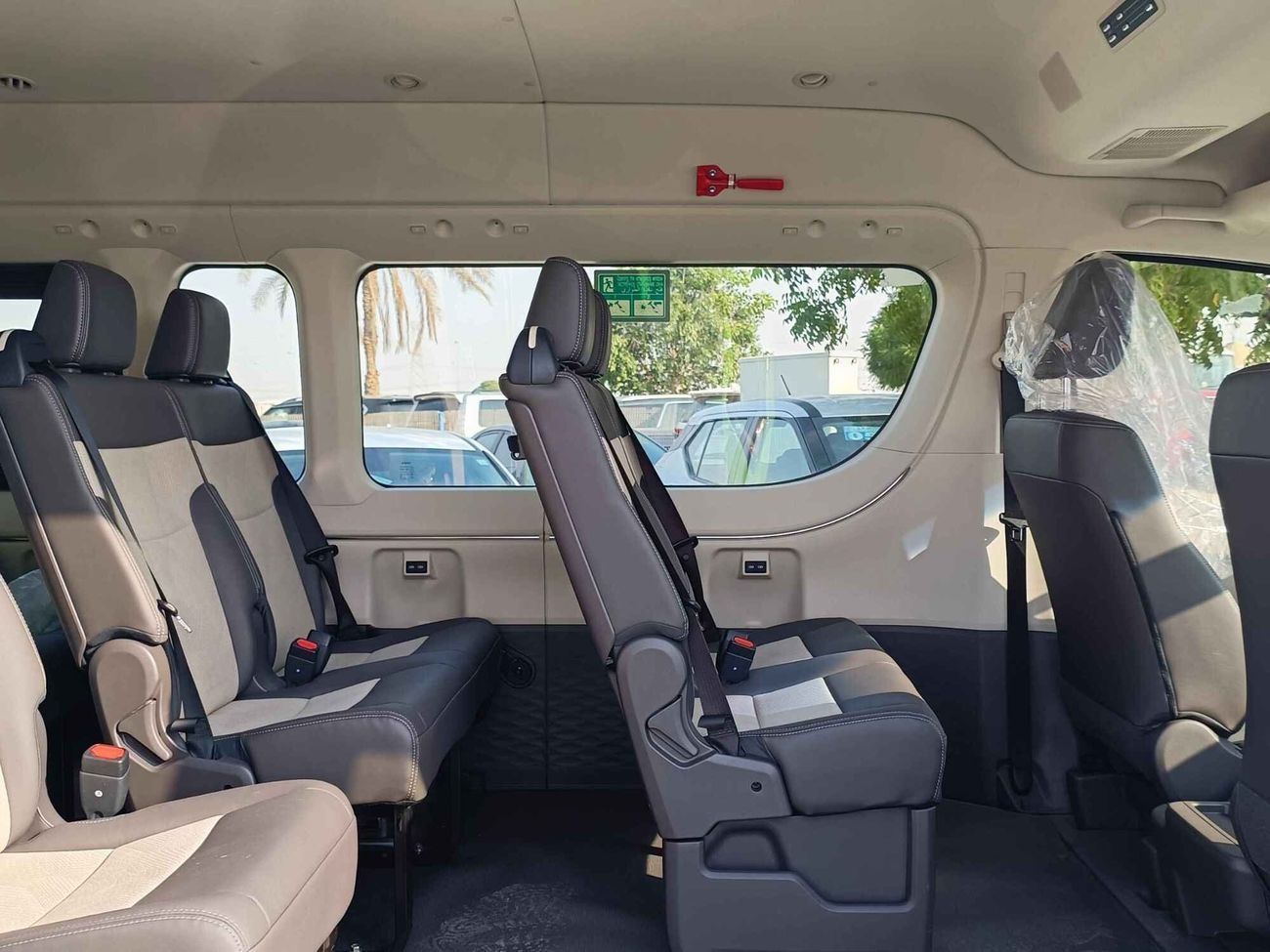 Toyota Hiace GL / 3.5L V6 PETROL / M/T DUAL HEATER/ 13 SEATER / NEW SHAPE (CODE # 20583)