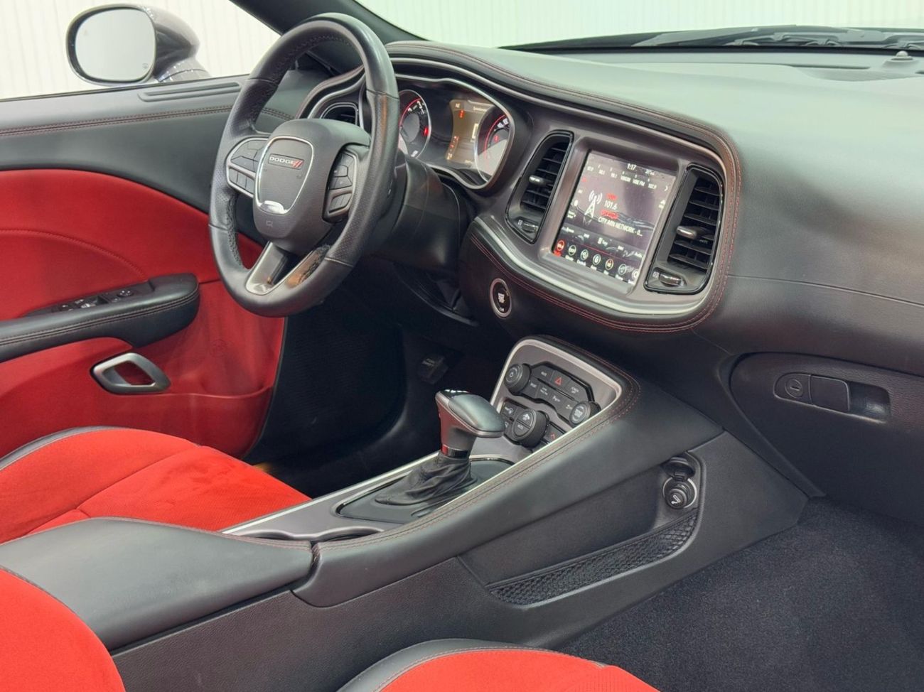 دودج تشالينجر R/T 5.7L (370 HP) 2022 Dodge Challenger RT, 2027 Dodge Warranty + Service Package, Full Service Hist