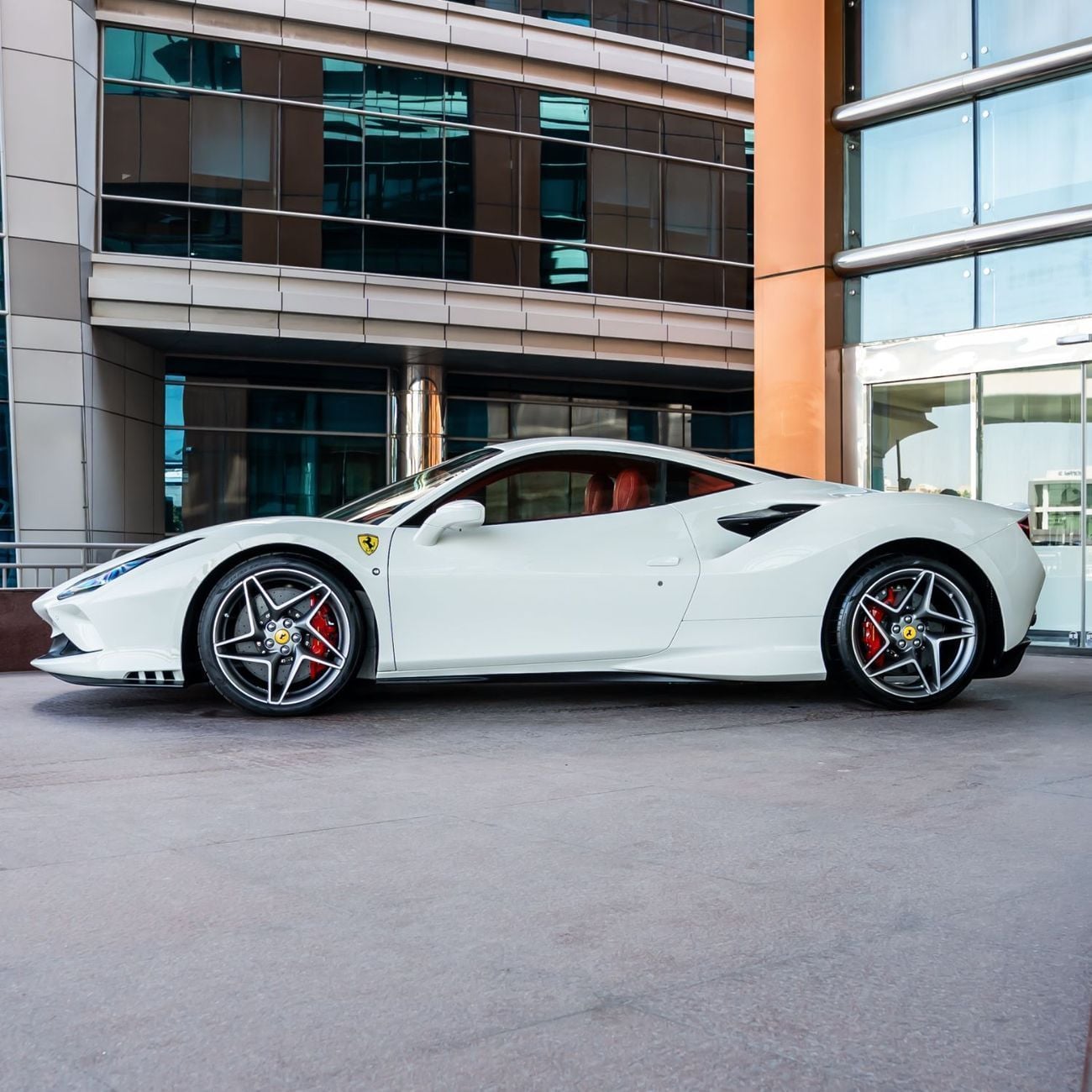 Ferrari F8 Tributo STANDARD 3.9T V8 2022 FERRARI F8 TRIBUTO DONE ONLY 1300KM
