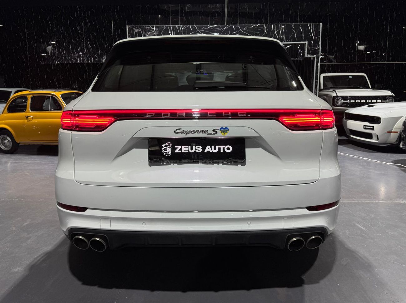 Porsche Cayenne S 2.9L (440 HP) 2019 Porsche Cayenne, 2027 Warranty, Full Service History, Sport Chrono Package, GCC