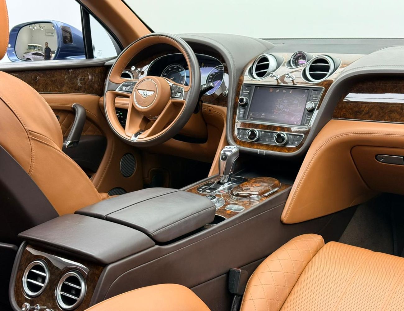 Bentley Bentayga FIRST EDITION 2017 Bentley Bentayga First Edition W12, Bentley Warranty+Full Service History, GCC
