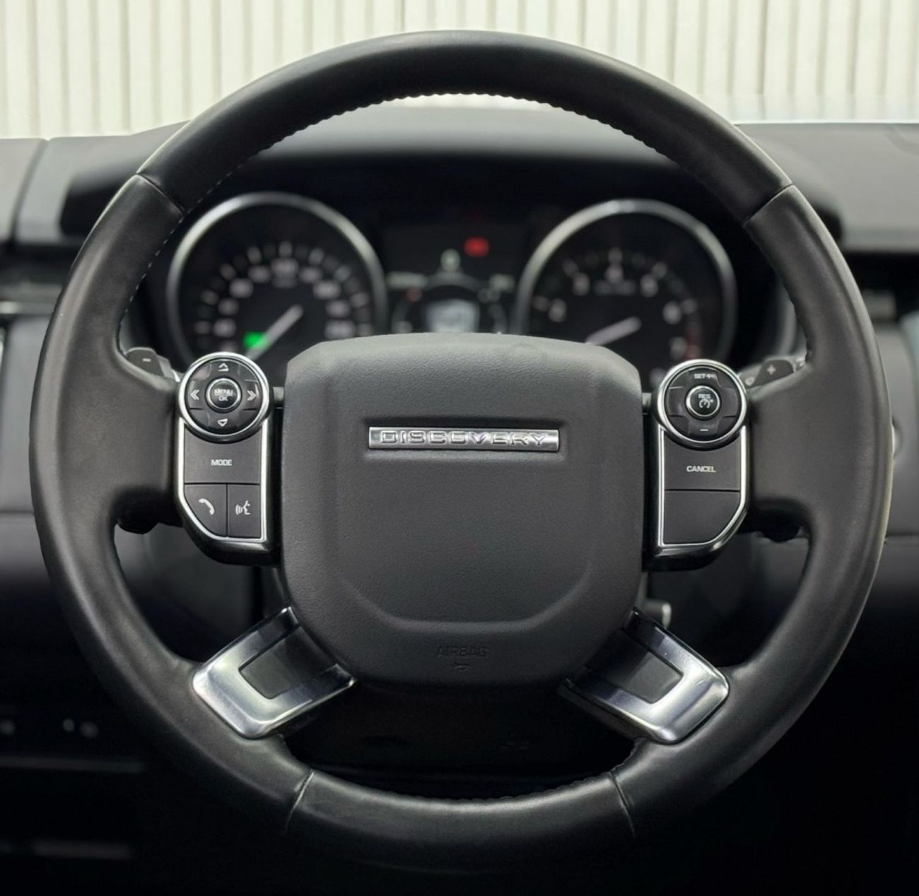 Land Rover Discovery HSE 3.0L (335 HP)