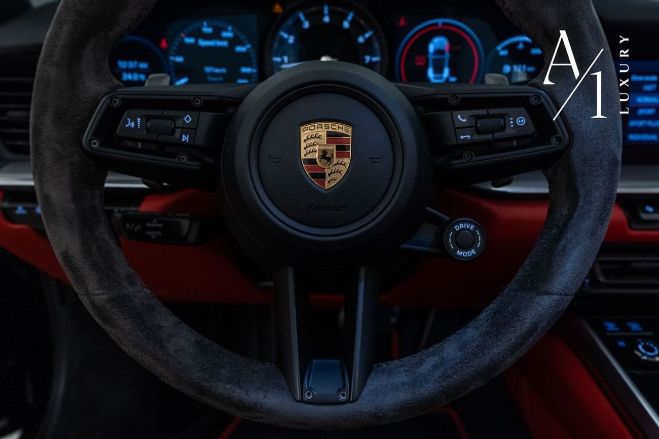 Porsche 911 Carrera S 3.0L (445 HP) Convertible 2020 Porsche 911 Carrera S Cabriolet, Warranty, Carbon Fiber Pac