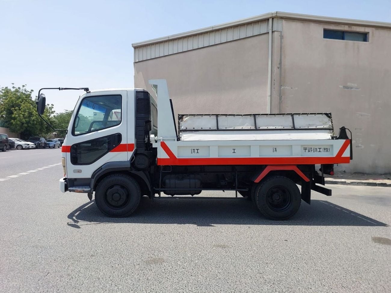 ميتسوبيشي فايتر MITSUBISHI FIGHTER DUMPER TRUCK RHD 2003 MODEL 8.2 L DIESEL MANUAL(PM60964)