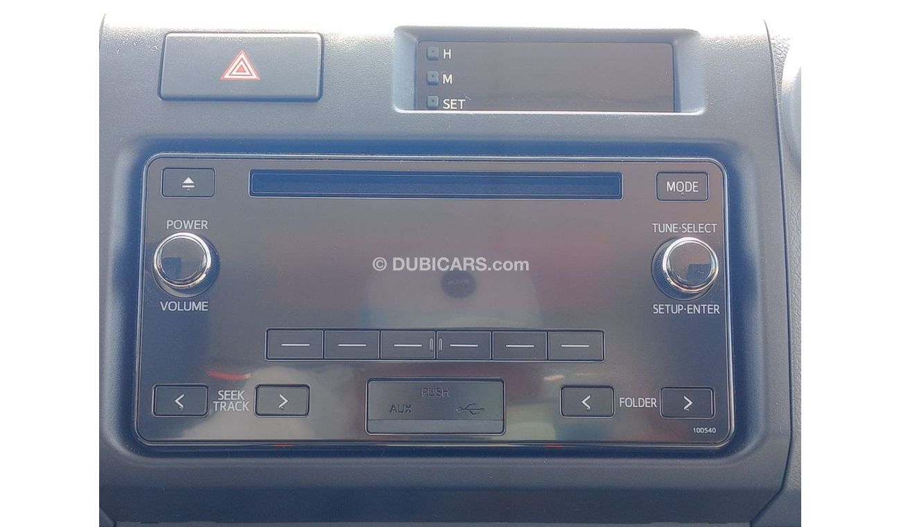 تويوتا لاند كروزر بيك آب Double Cabin V6 , 4.5L DIESEL 4WD M/T 4DOORS 2023 WHITE