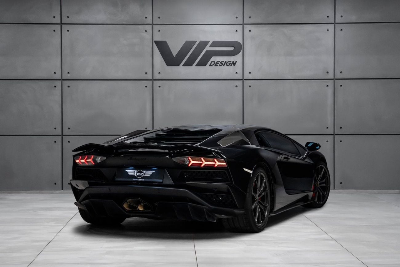 لامبورغيني أفينتادور 6.5L V12