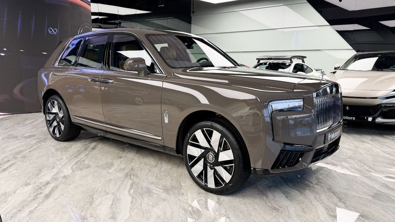 Rolls-Royce Cullinan Rolls Royce Cullinan Silver Badge - 2025 - Bespoke Color Edition