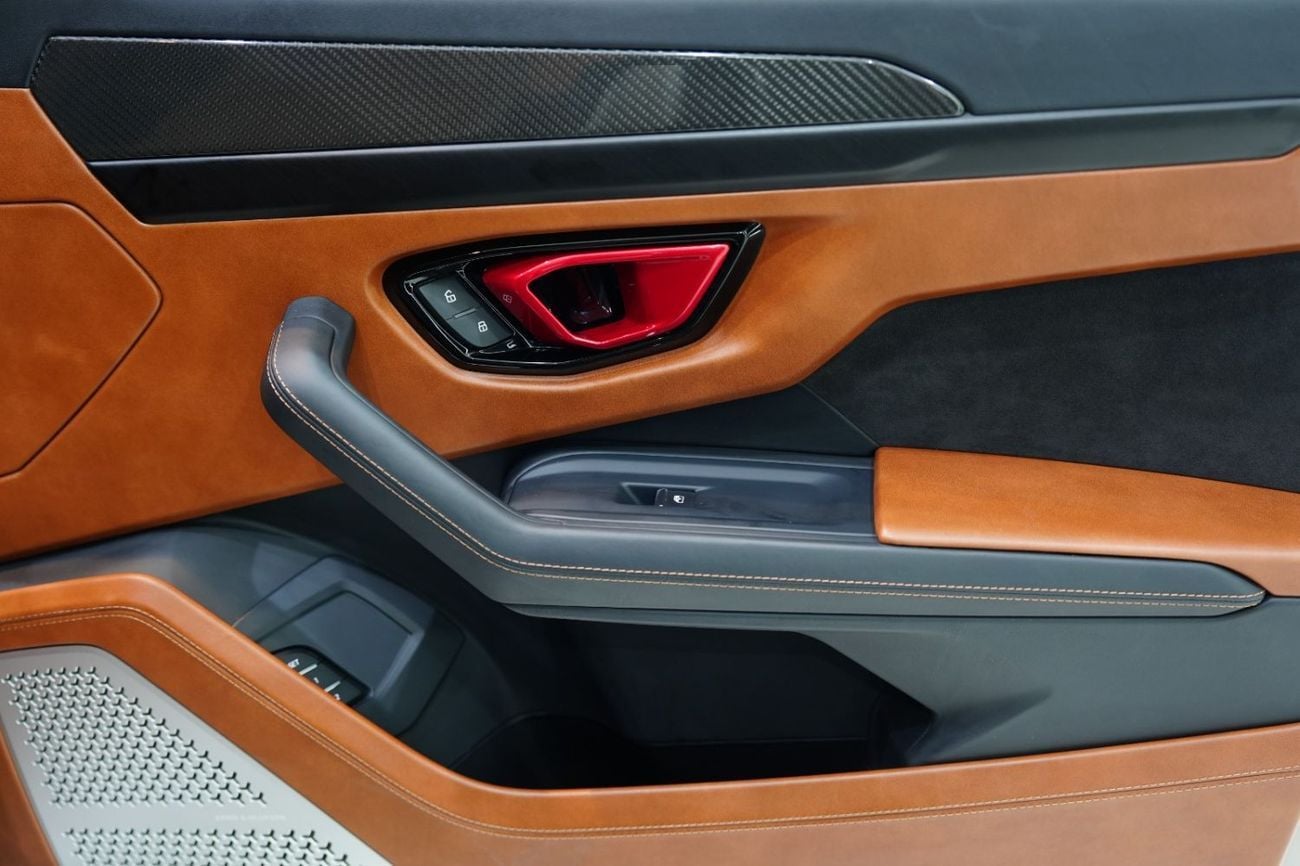 Lamborghini Urus 60th Anniversary Edition, Carbon Interior, Rear Entertainment, Dealer Warranty!!