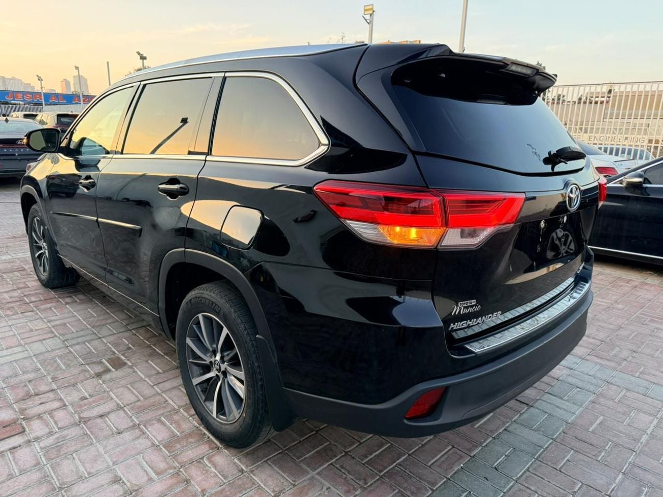 Toyota Highlander 2018 TOYOTA HIGHLANDER XLE 4X4 AWD FULL OPTION  READY Black