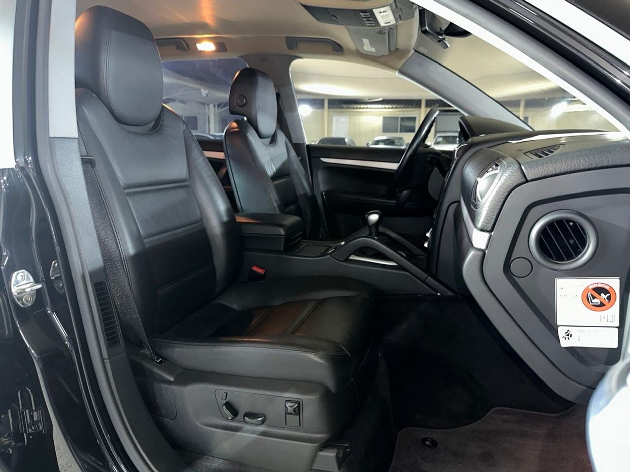 بورش كايان 4.5L | MANUAL TRANSMISSION | BLACK LEATHER SEATS | POWER SEATS