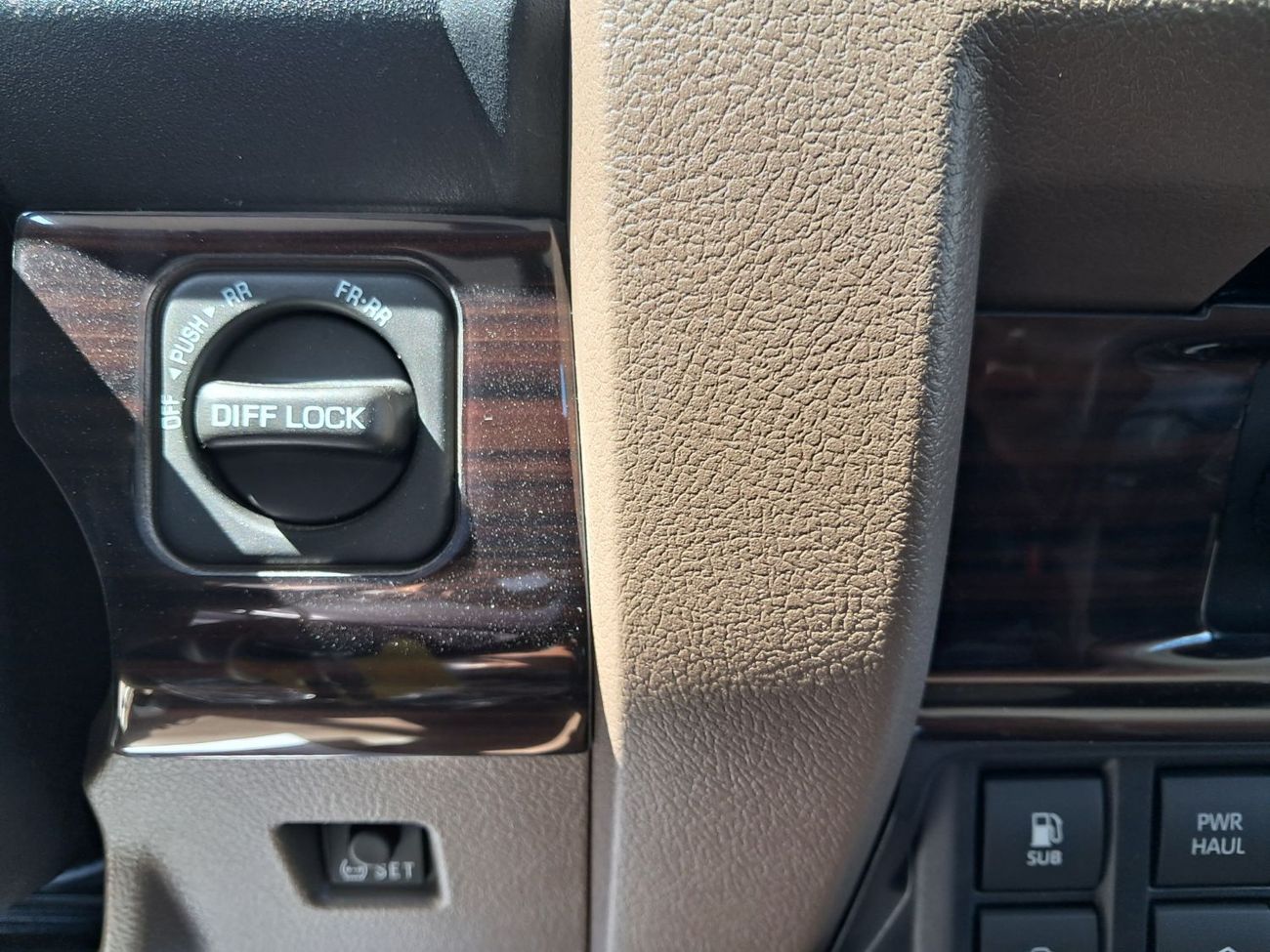 Toyota Land Cruiser Pick Up LC 79 LX-  Z1 A/T