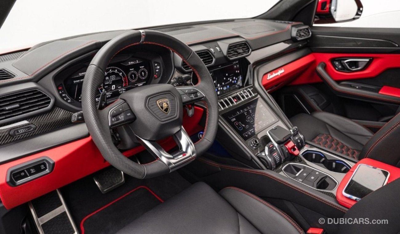 Lamborghini Urus GCC , LOW MILEAGE , UNDER WARRANTY, PERFECT CONDITION