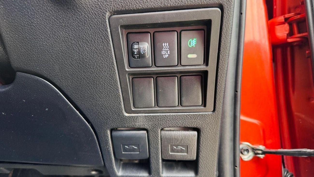 Toyota Hilux FULLY OFF-ROAD MODIFIED | 2.8L DIESEL ENGINE | MANUAL TRANSMISSION | RHD