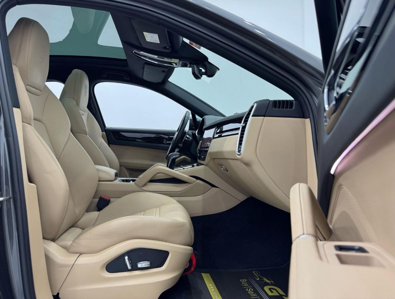 بورش كايان Base Coupe 2021 Porsche Cayenne Coupe, Warranty, Full Porsche Service History, Very Low Kms, GCC