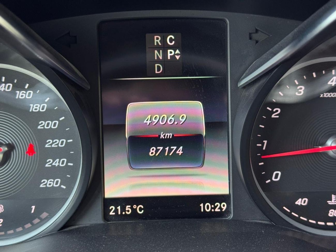 مرسيدس بنز فانيو 