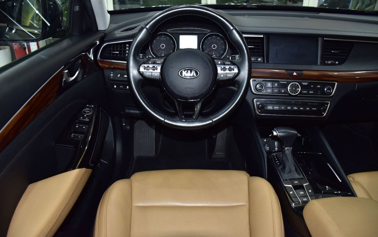 Kia Cadenza EXCELLENT DEAL for our KIA Cadenza ( 2019 Model ) in Dark Blue Color American Specs