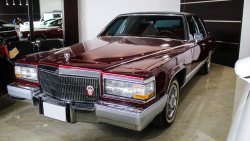 Cadillac Brougham 5.7 L V8