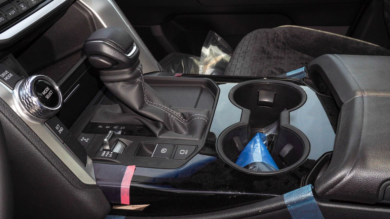 تويوتا لاند كروزر GXR Twin Turbo 3.5 L V6