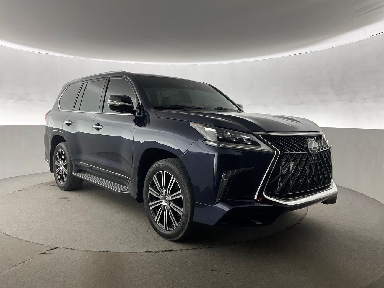 لكزس LX 570 Signature | National Day Celebration | شامل الضمان | 0 ﺪﻔﻋﺓ ﺃﻮﻟﻯ