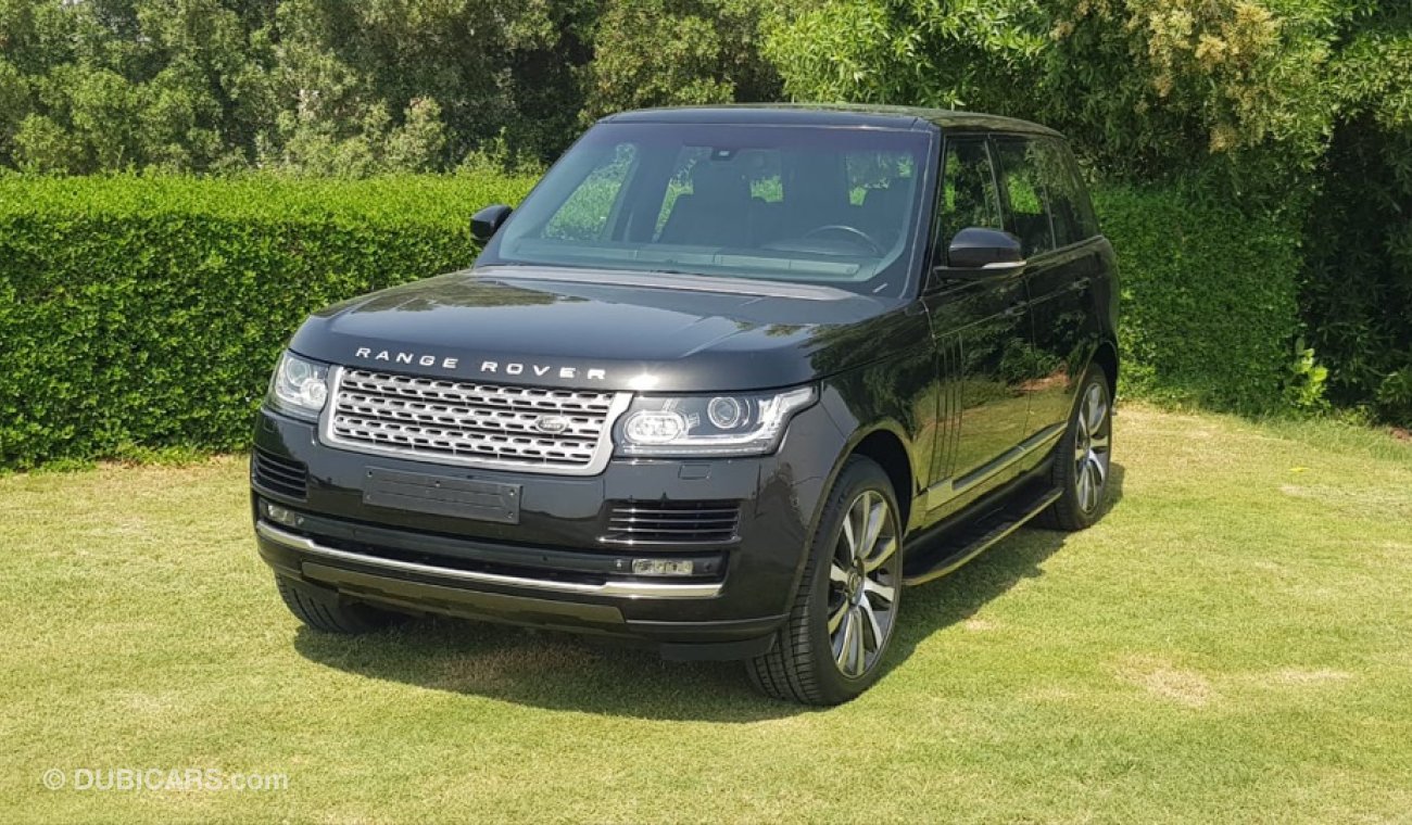 Land Rover Range Rover Vogue Rang Rover vogue model 2013 GCC car prefect condition full option panoramic roof leather seats back