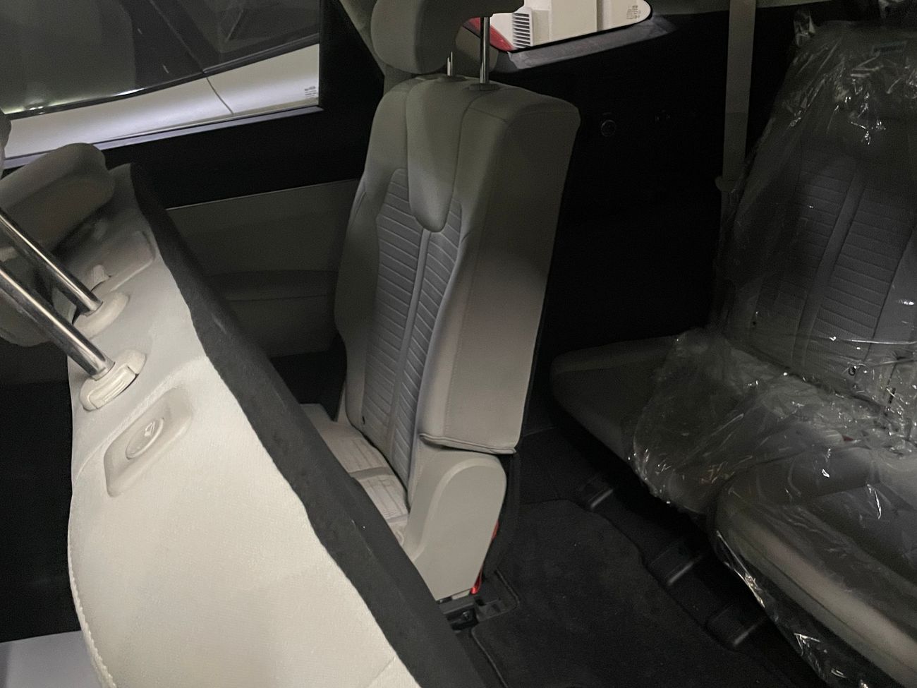 Kia Sorento Base 2.4L