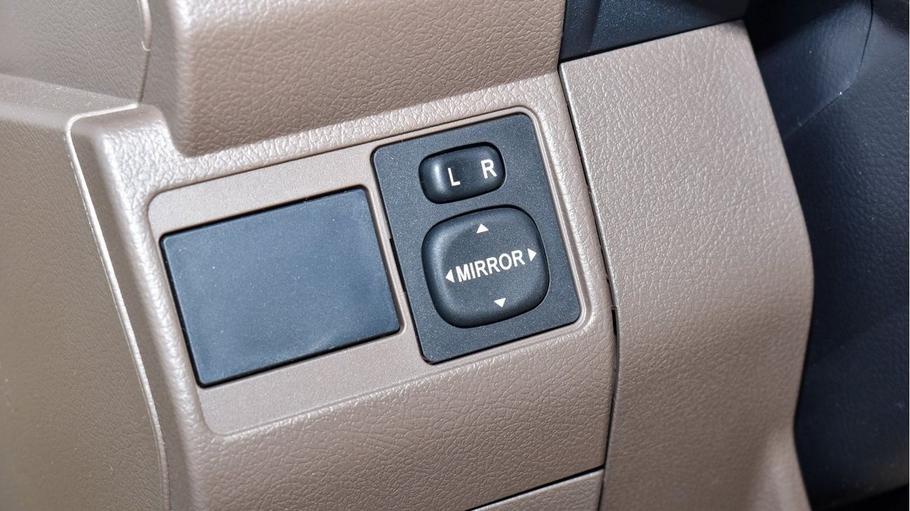 Toyota Land Cruiser Pick Up 4.0L V6 Single Cabin Auto transmission