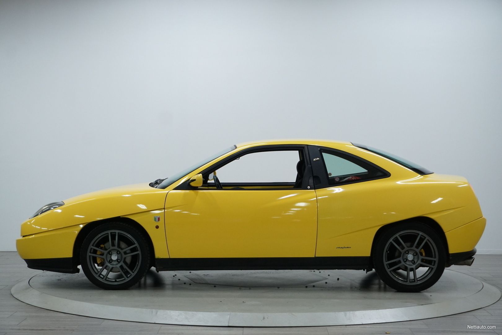 Fiat Coupe exterior - Side Profile