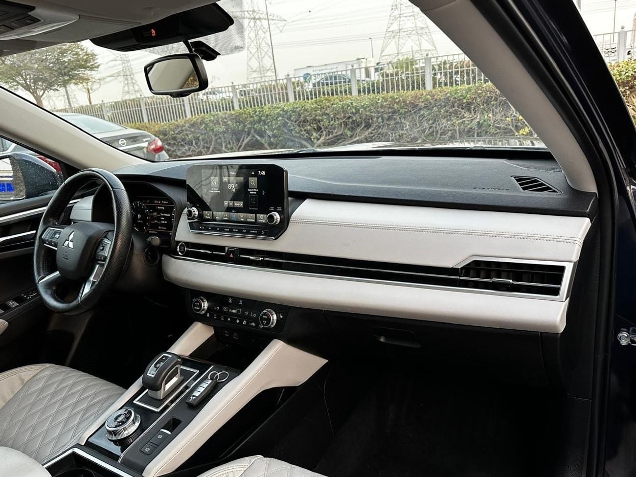 ميتسوبيشي آوتلاندر Premium Limited 2.5L