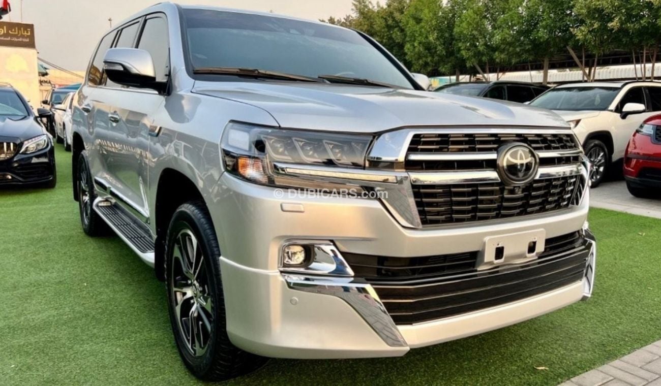 Toyota Land Cruiser VXR car has a one year mechanical warranty included** and bank financ