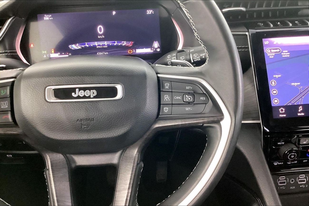 جيب شيروكي Limited Plus | شامل الضمان | 0 ﺪﻔﻋﺓ ﺃﻮﻟﻯ