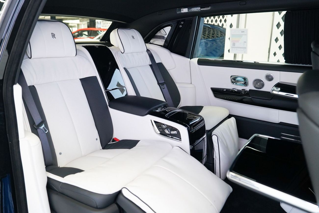 Rolls-Royce Phantom EWB