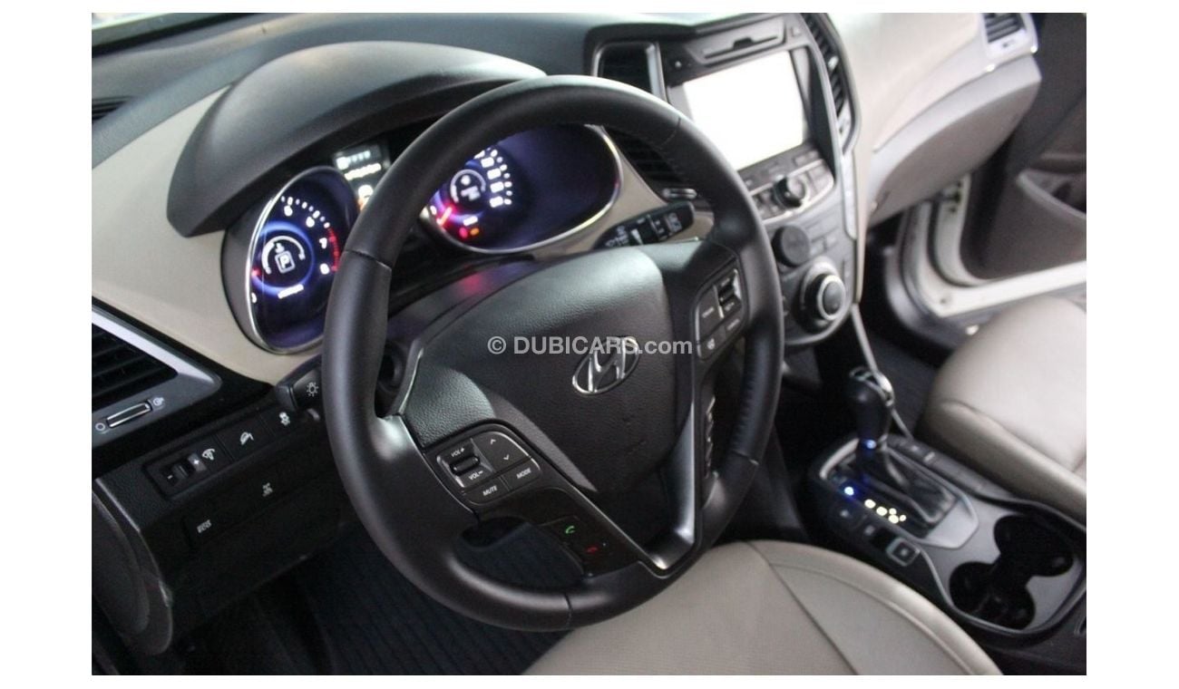 Hyundai Grand Santa Fe GLS هيونداي جراند سنتافي موديل : 2015 مطلوب :42000 درهم الممشى : 187000 كم مواصفات خليجية V6/3.3L 4W