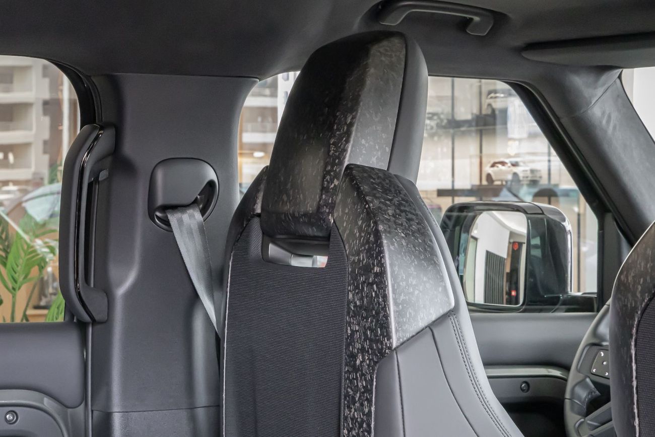 Land Rover Defender 110 P635 OCTA V8 Land Rover Defender 110 OCTA V8 | EVO Carbon Interior and Exterior | 2025