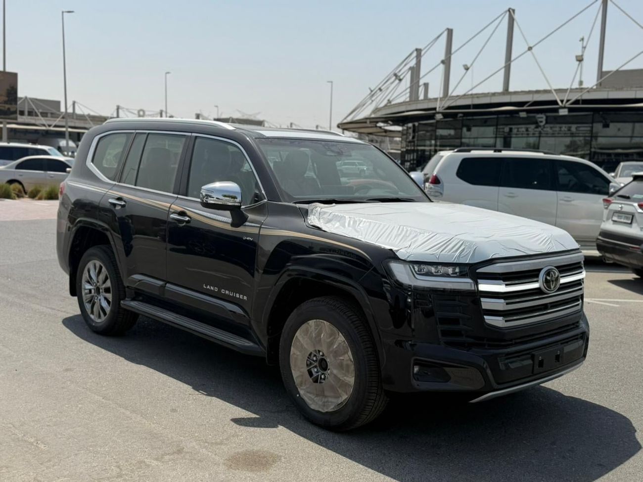 Toyota Land Cruiser VXR LC300 3.5 HYBRID GCC OMANI 2026