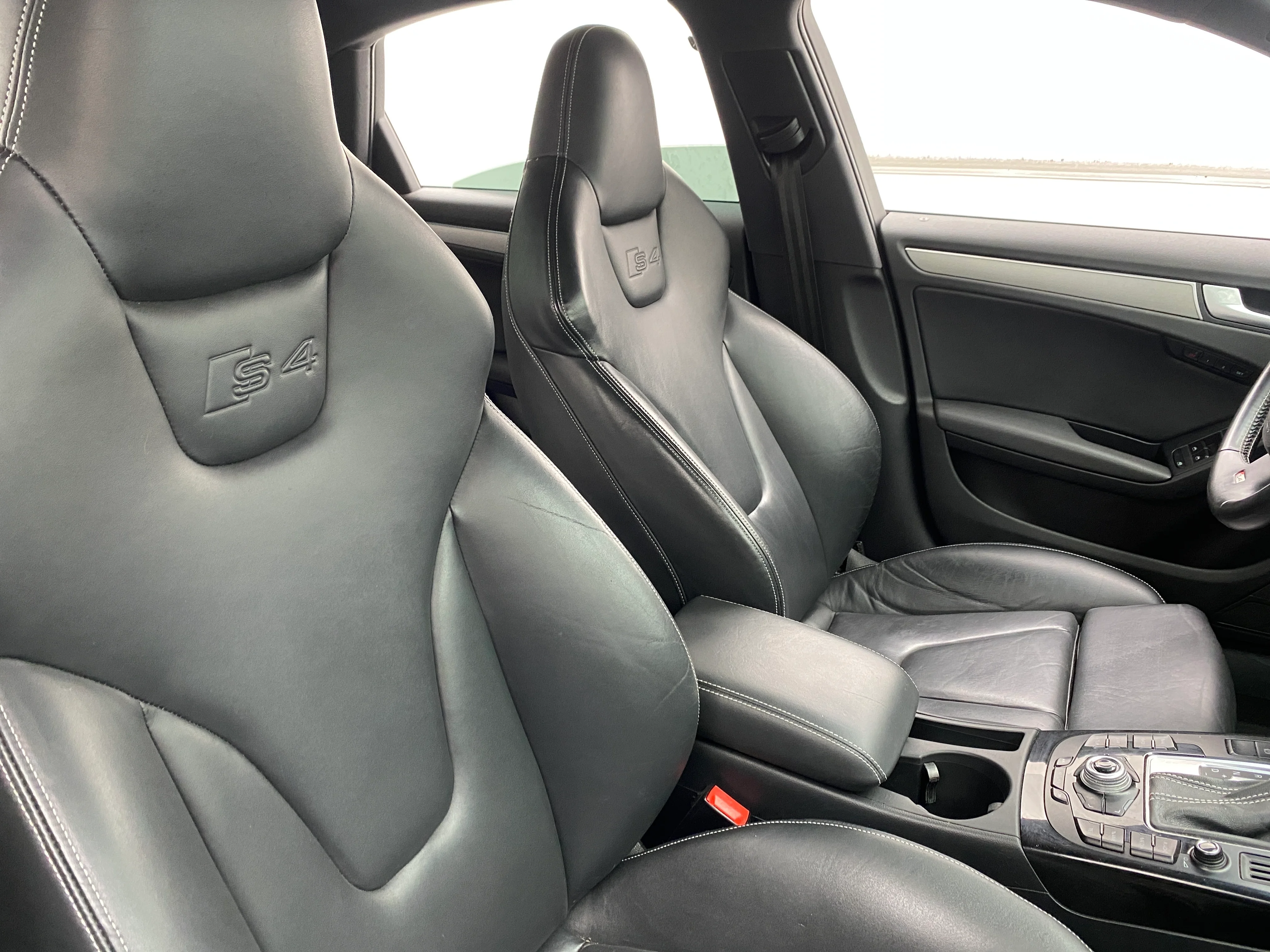 أودي S4 interior - Seats