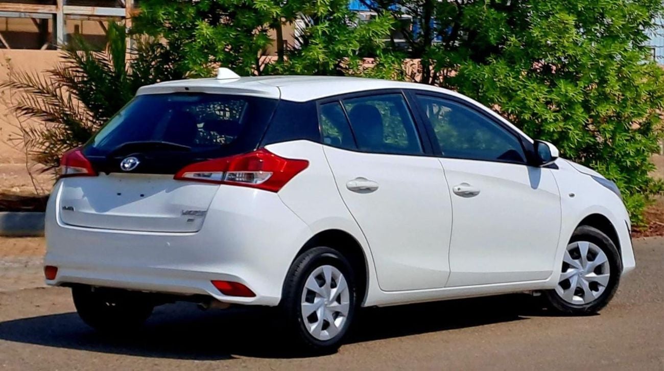 Toyota Yaris Mid 1.3L hatchback 492-MONTHLY | GCC | CRUISE | CAMERA | GPS | ACCIDENT FREE