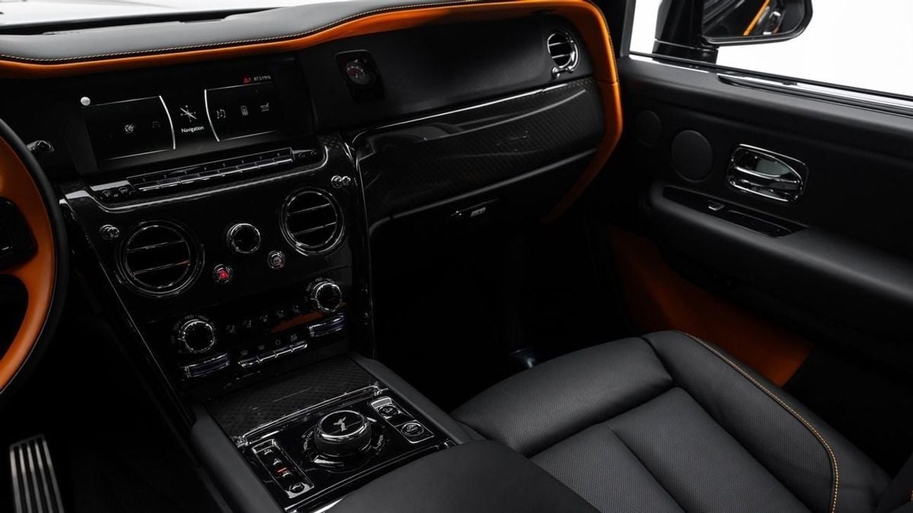 رولز رويس كولينان Black Badge 2024 - GCC - Under Warranty and Service Contract